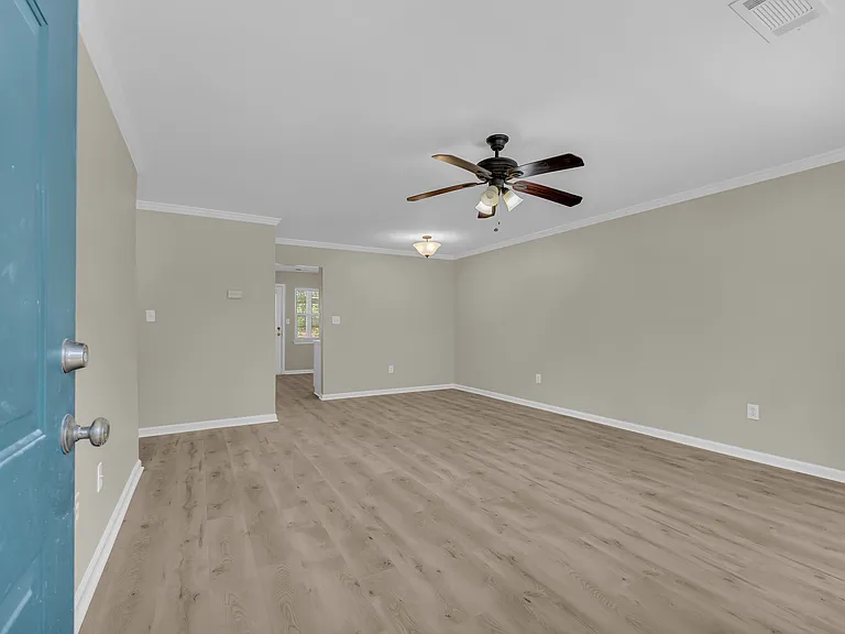 100 Woodstone Dr #7 — Photo 13