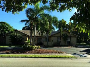 9953 Ramblewood Dr, Coral Springs, FL 33071