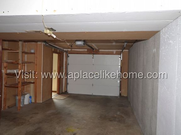 3rd image of 408 NE Timbercreek Dr