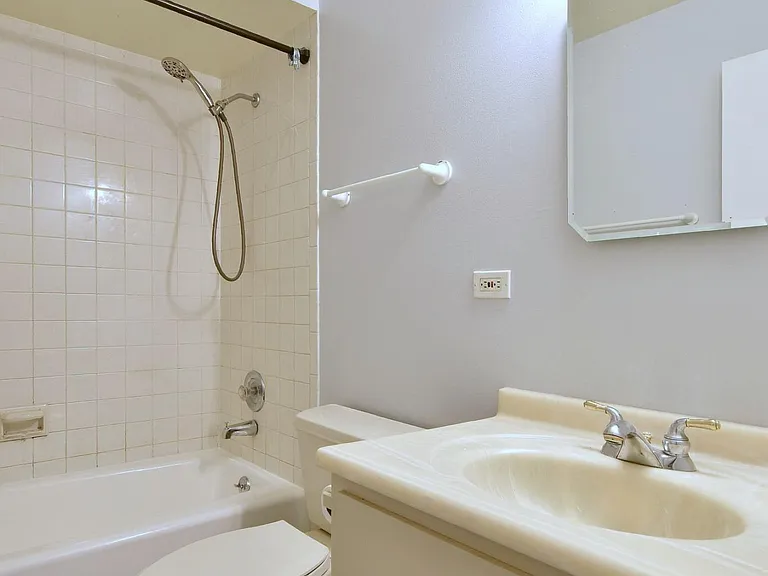 4444 1st Ave #203 — Photo 9