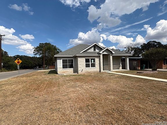 2nd image of 102 Lemonwood Ave