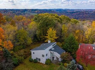 25 Davonshire Dr, Pittsburgh, PA