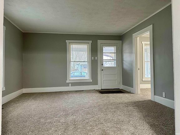 2nd image of 957 Magnolia Ave