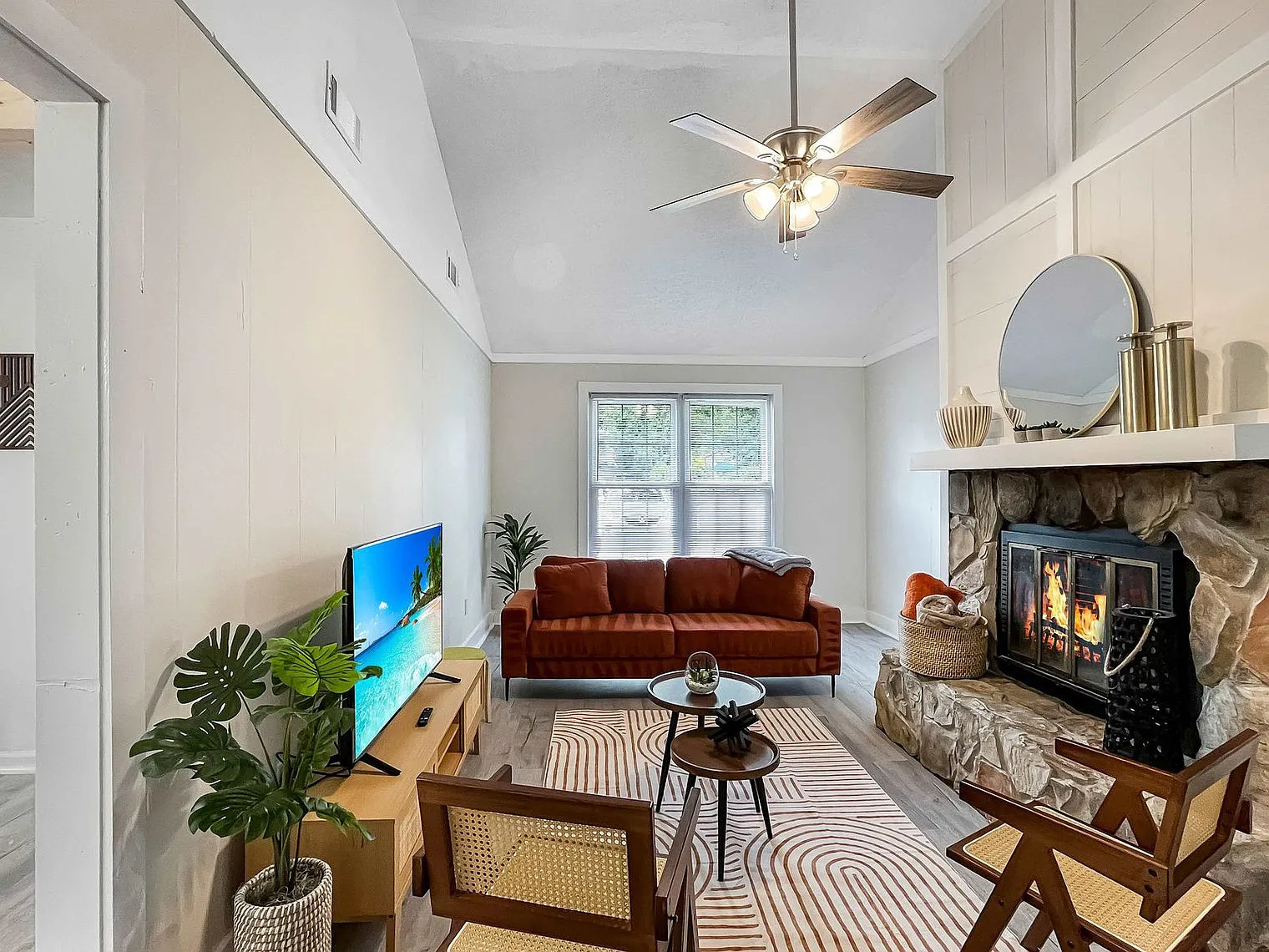 3 bed, 2.0 bath, 1539 sqft, $3,000 — Photo 3