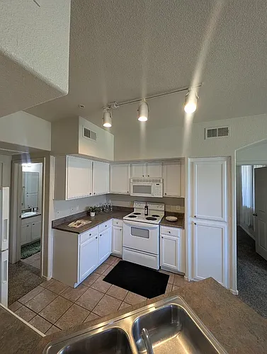 The Villas at Camelback Crossing Photo 1