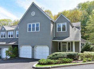 34 Richmond Hl, Irvington, NY 10533