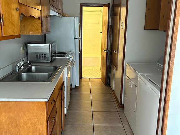 3rd image of 3700 Montague Blvd #6