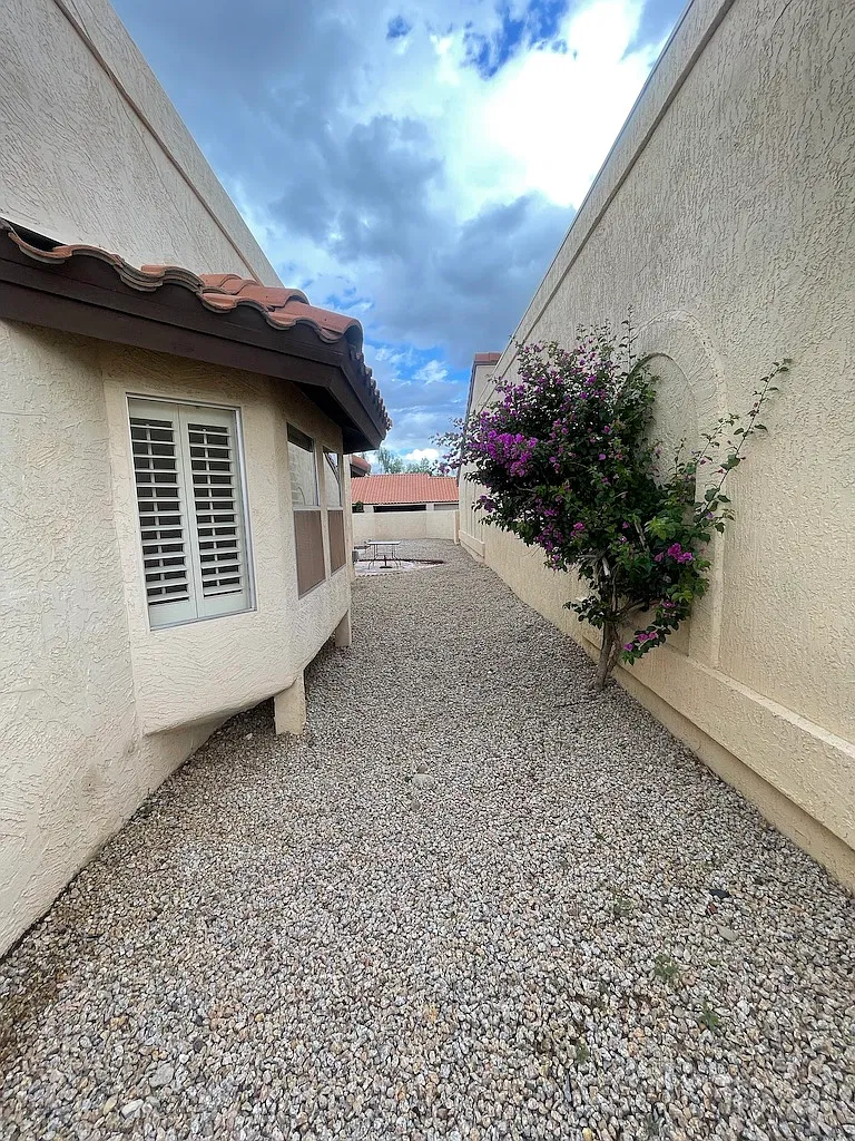 2 bed, 1008 sqft, $2,375 — Photo 4