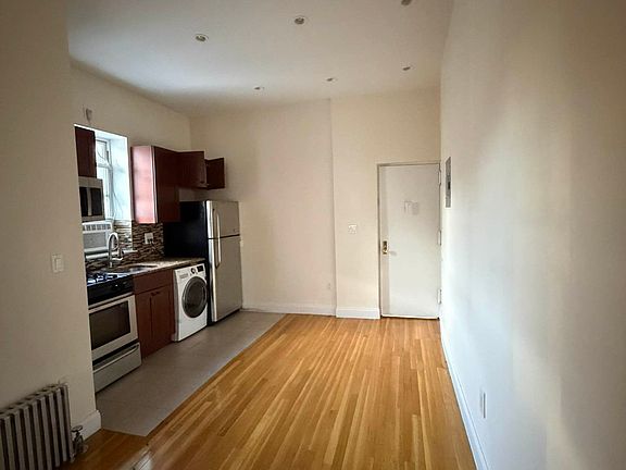 3rd image of 305 Clarkson Ave APT 9A