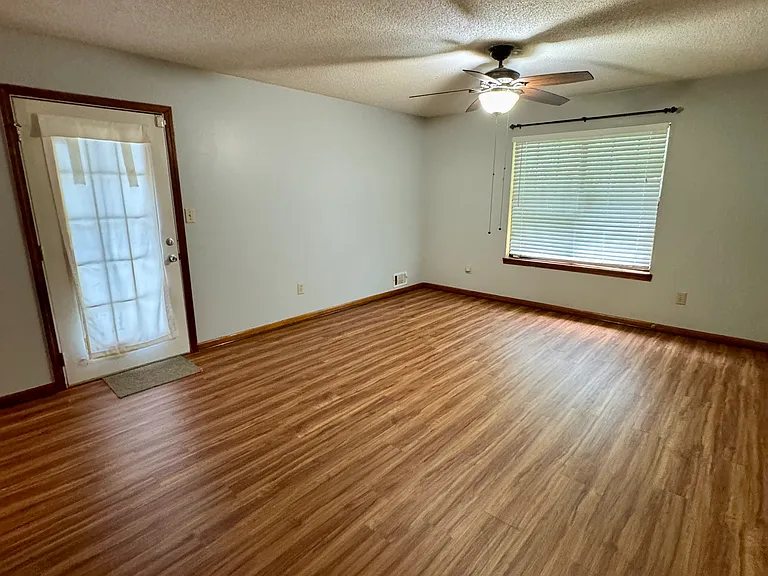170 Chesapeake Dr — Photo 9
