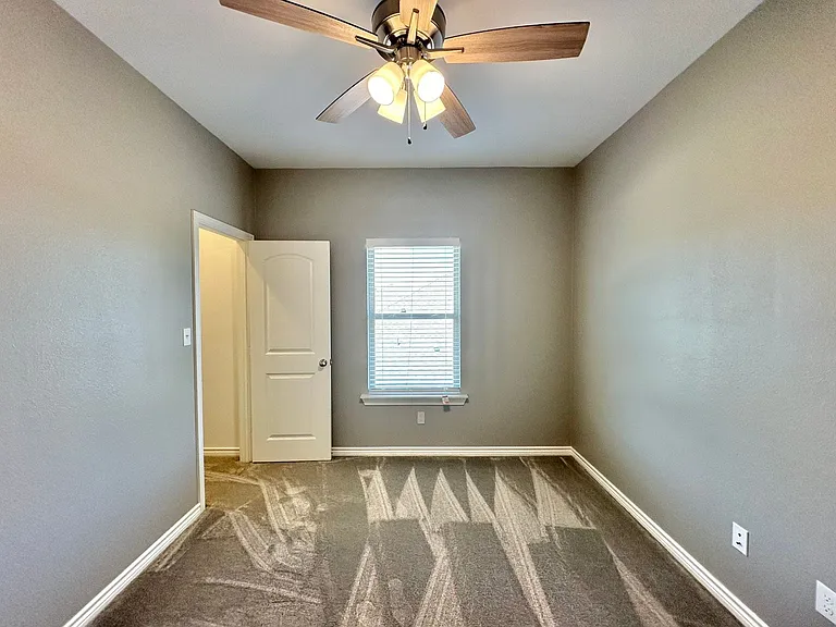 3 Bedroom 2.5 Bathroom Townhomes At Villa Rosa! Now Offering 1/2 Off First Full Months Rent! — Photo 20