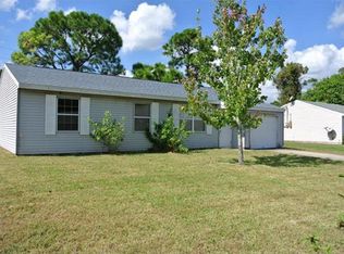 141 Harris Dr, Sebastian, FL 32958