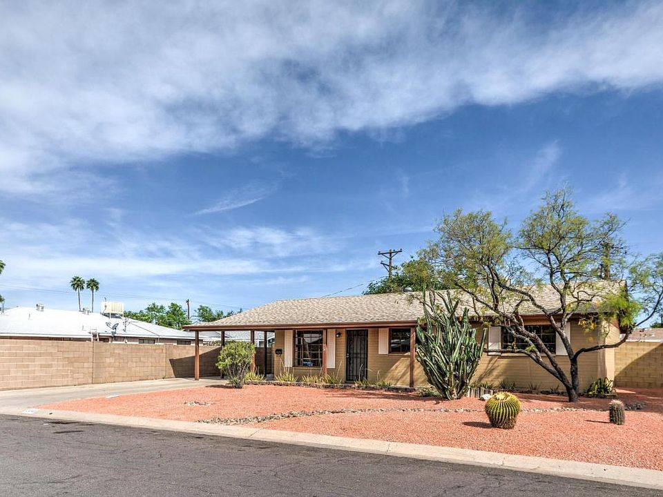 2nd image of 2040 W Rancho Dr