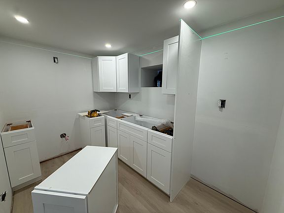5th image of 907 E 232nd St #1