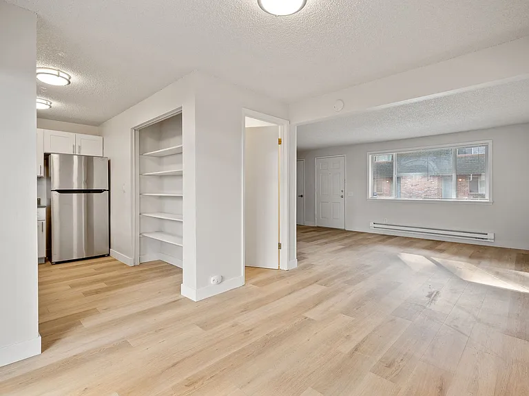 Kingswood Townhome Apartments — Photo 14