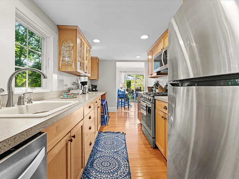9 Priscilla Ave — Photo 22