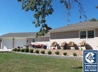 11881 Lk&w Rd, Leonardville, KS 66449