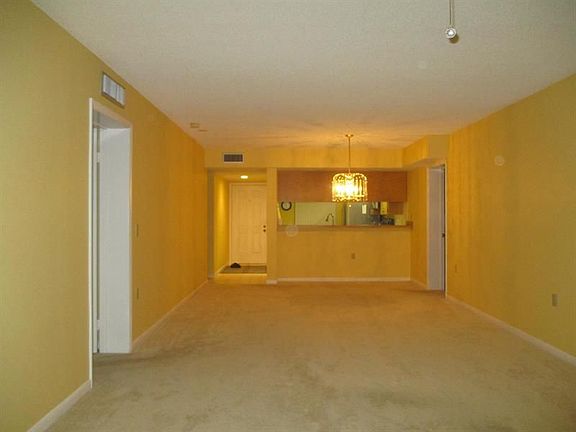 5th image of 2581 Village Blvd APT 404
