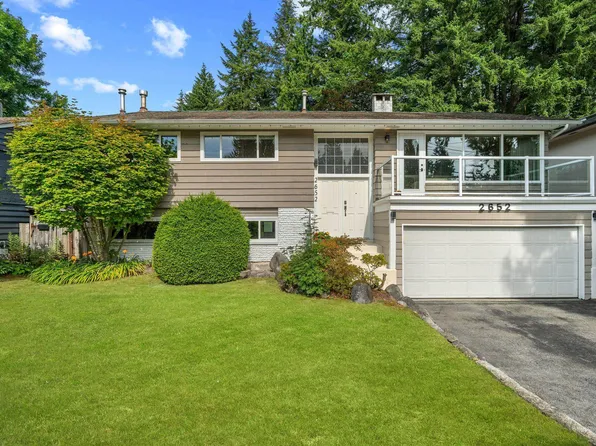 2652 Hoskins Rd, North Vancouver, BC V7J 3A3