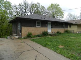 3933 Oakshire Rd, Des Moines, IA 50310