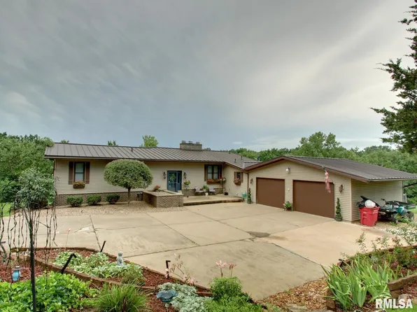 1414 Eastate Dr, Quincy, IL 62305
