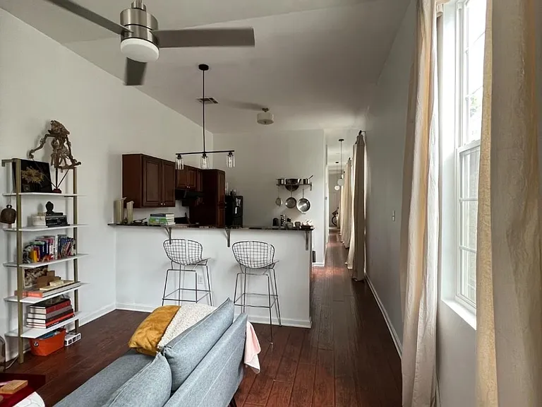 2910 Saint Peter St — Photo 4