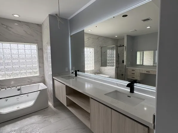 3029 Clinton Dr, Houston, TX 77020