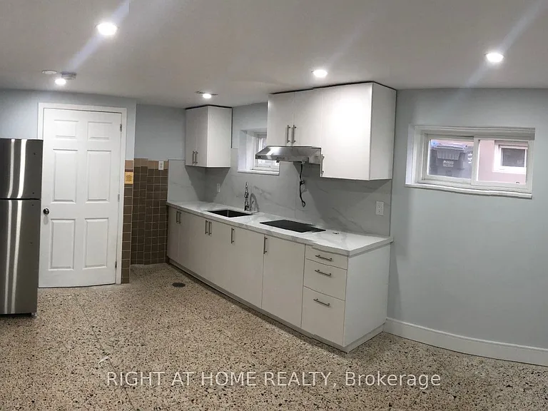3631 Molly Ave — Photo 2