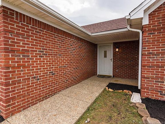 3rd image of 757 Sky Way Dr NW