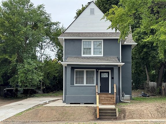 3rd image of 583 N Perry St
