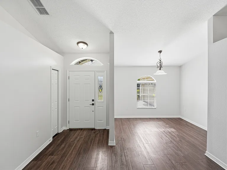 2368 Sweetwater Blvd — Photo 3
