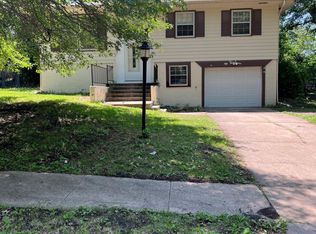 5109 SW 33rd St, Topeka, KS 66614