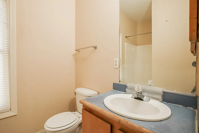115 Drake St #D — Photo 11