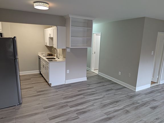 5th image of 1830 Columbia Pike APT G16