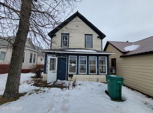 709 6th St, Langdon, ND 58249