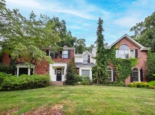 2168 Truxton Dr, Pittsburgh, PA 15241