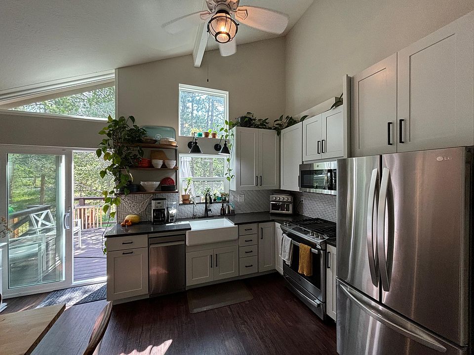 Kitchen with optional Island removed