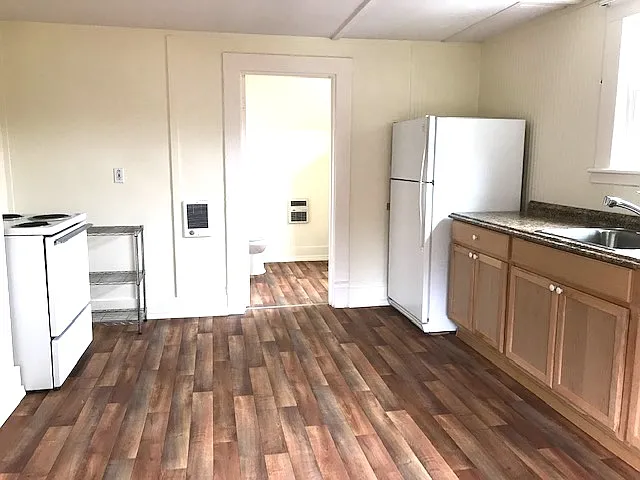 340 W 8th Ave #1/2 — Photo 1