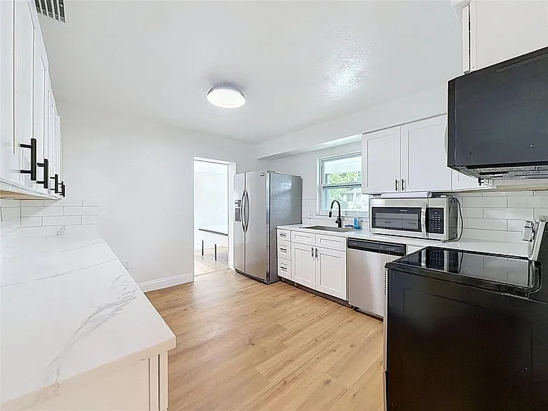 3316 W Nassau St — Photo 12