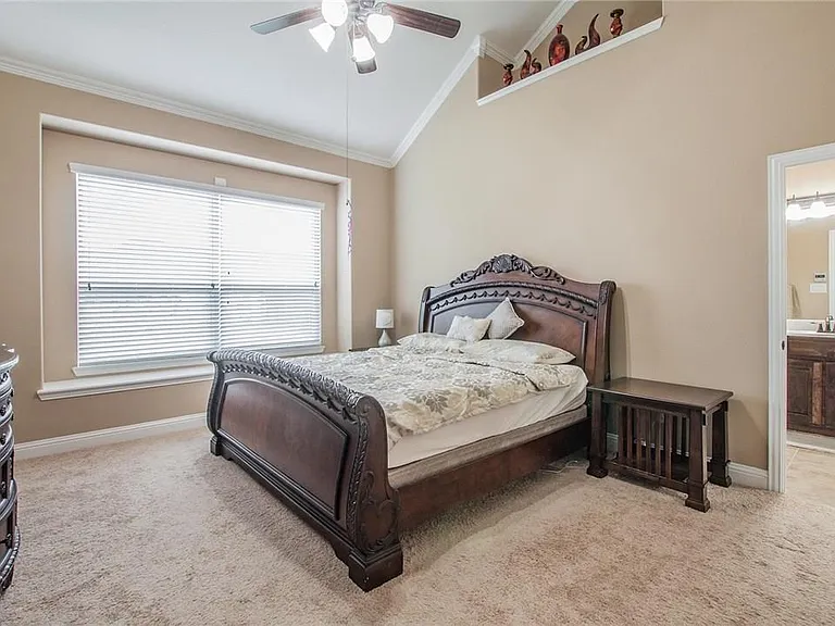 2440 Kingsgate Dr — Photo 15