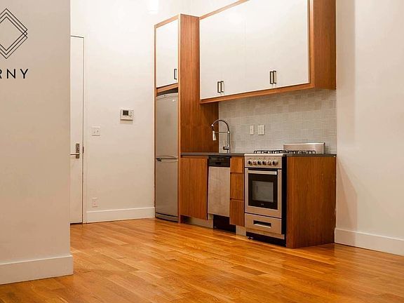 2nd image of 949 Willoughby Ave #304A
