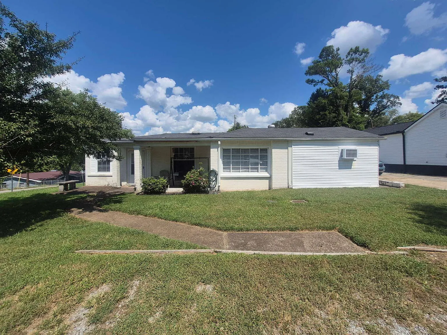 2 bed, 1.0 bath, 780 sqft, $795 — Photo 1