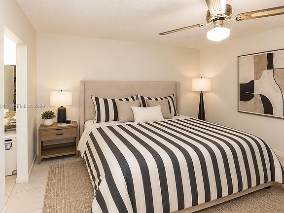 4th image of 10425 SW 112th Ave APT 325