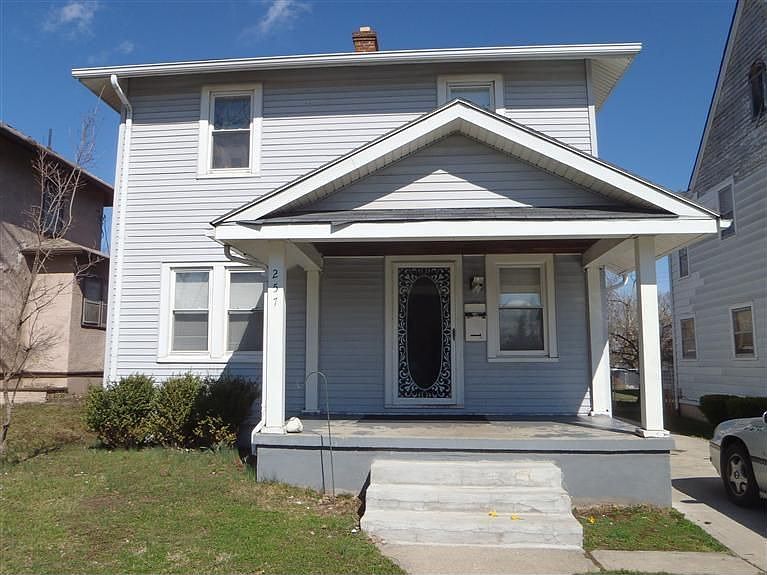 1st image of 257 Santa Clara Ave