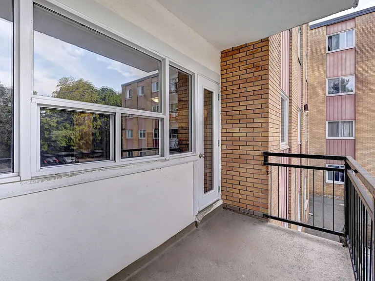 392 Dolph St S — Photo 9