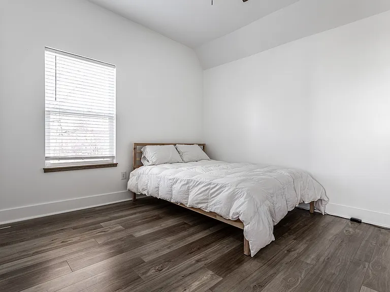 644 N Tacoma Ave — Photo 19