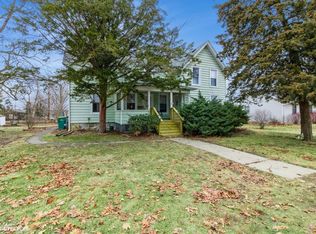 406 N 3rd St, Malta, IL 60150