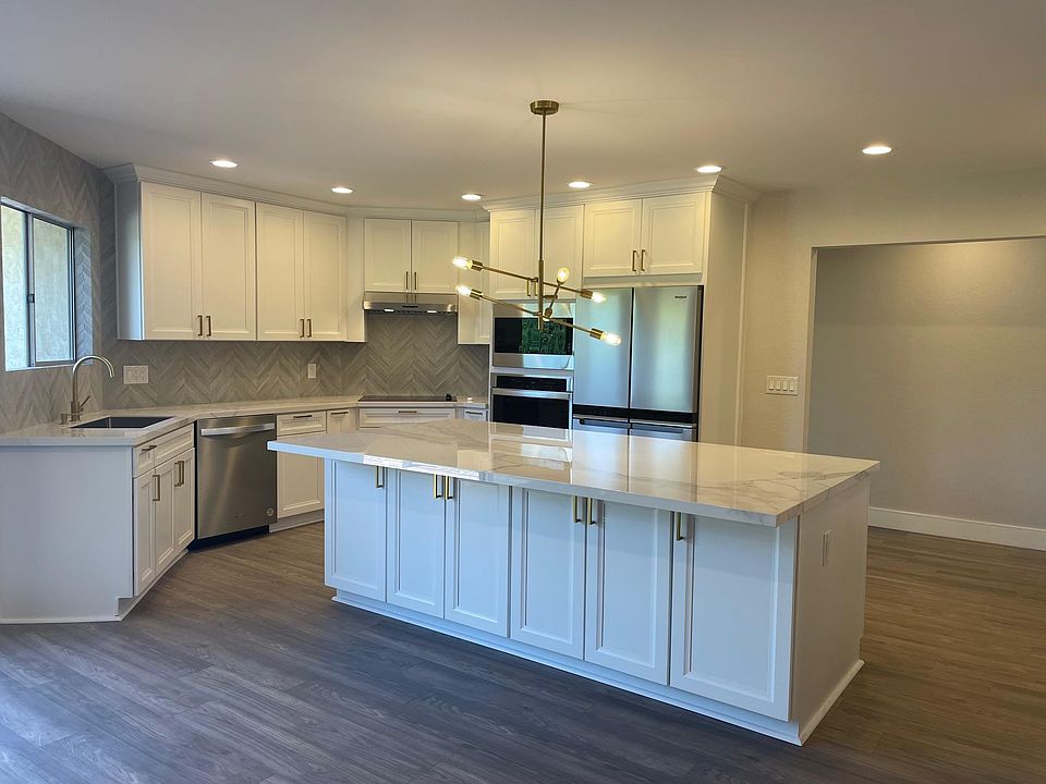 1st image of 1018 Cypress Dr