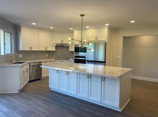 1018 Cypress Dr, Vista, CA 92084