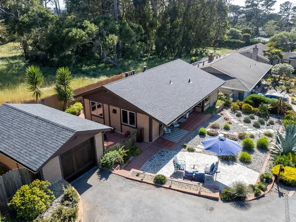242 Grove Acre Ave, Pacific Grove, CA 93950